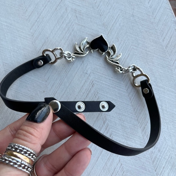 Black leather choker black heart with bat wings and devil horns valentine goth - Picture 3 of 16